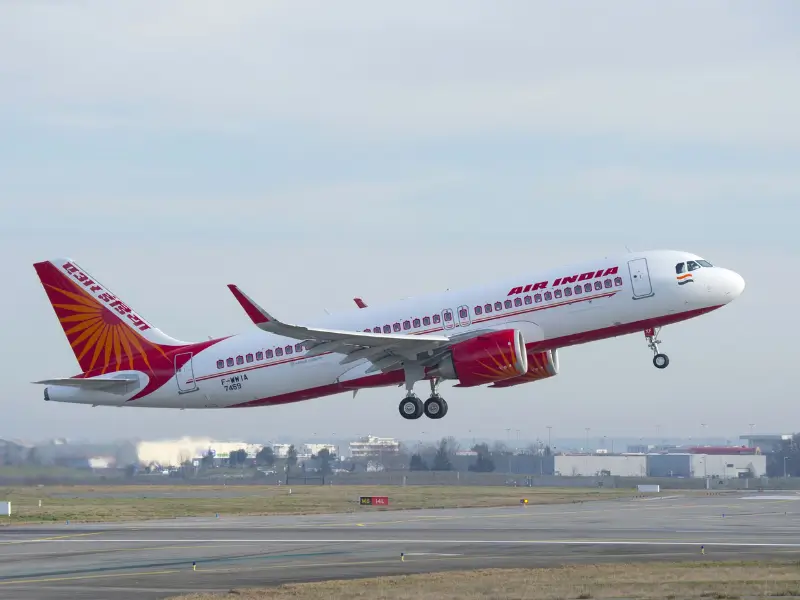 Udaipur taxi service for airport transfers